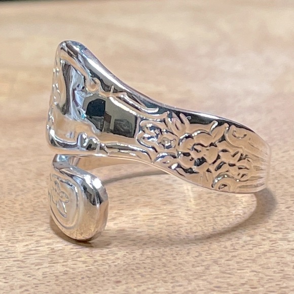 925 Sterling Silver Spoon Ring with Floral Design - Picture 3 of 8